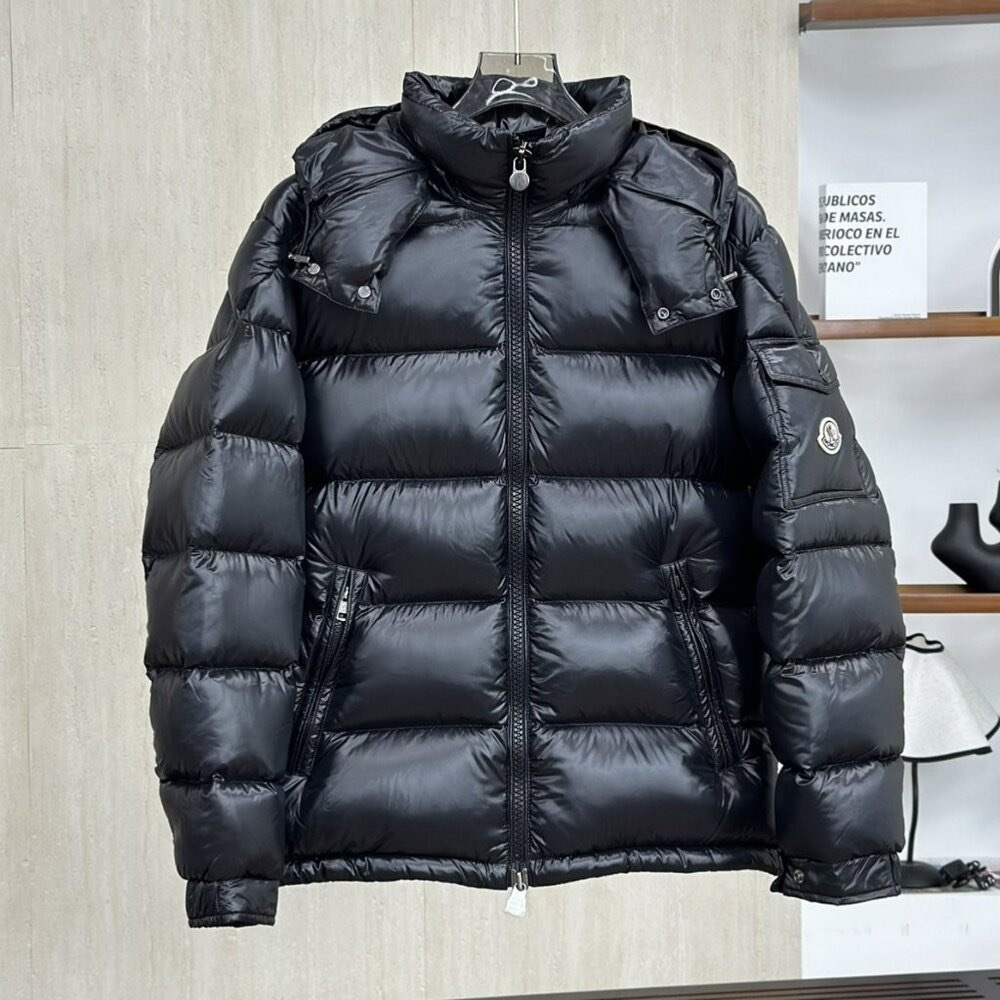 Moncler Shiny Black Puffer Jacket🌊🌊